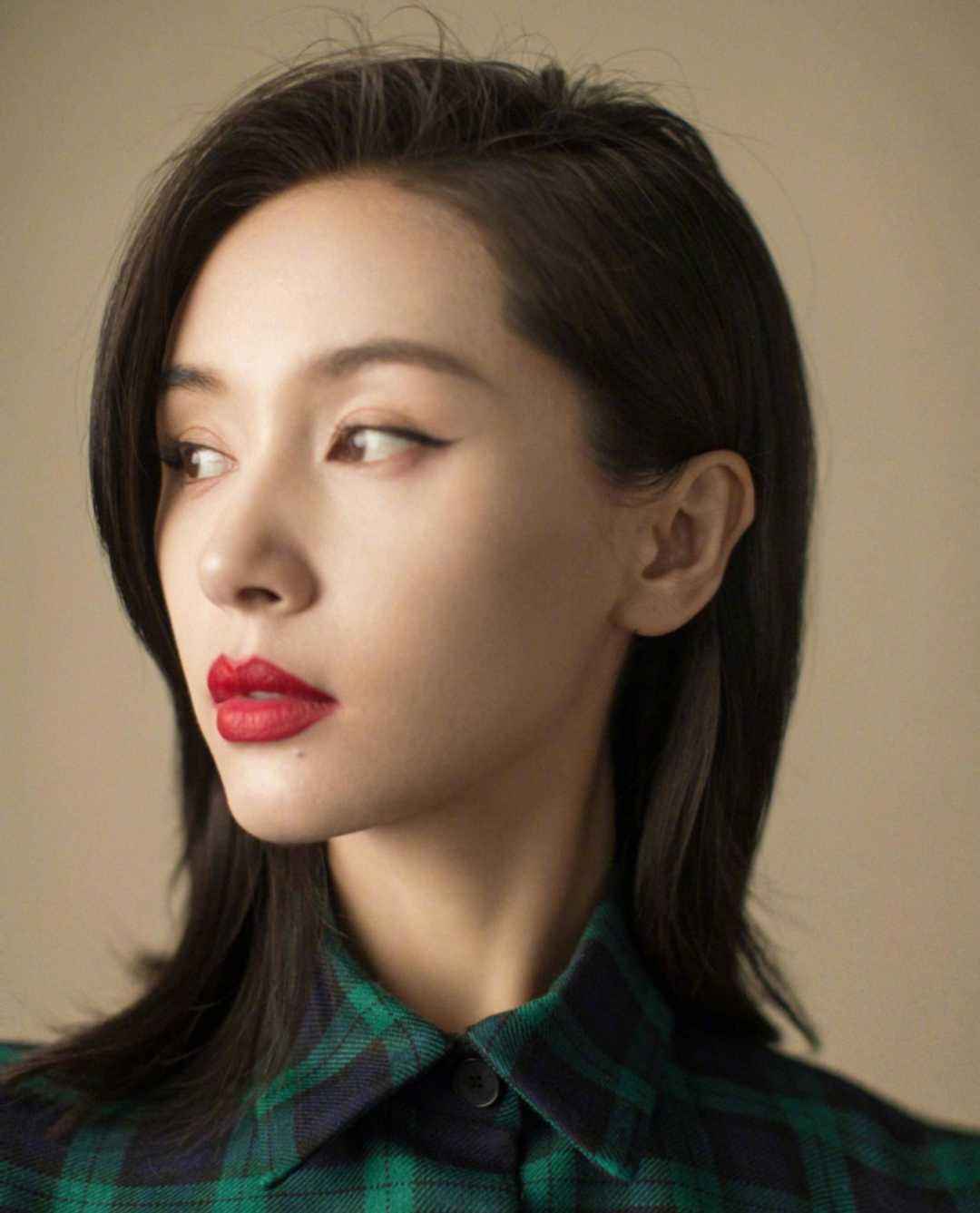 一直感觉王子文很像另一个女星,终于找到了