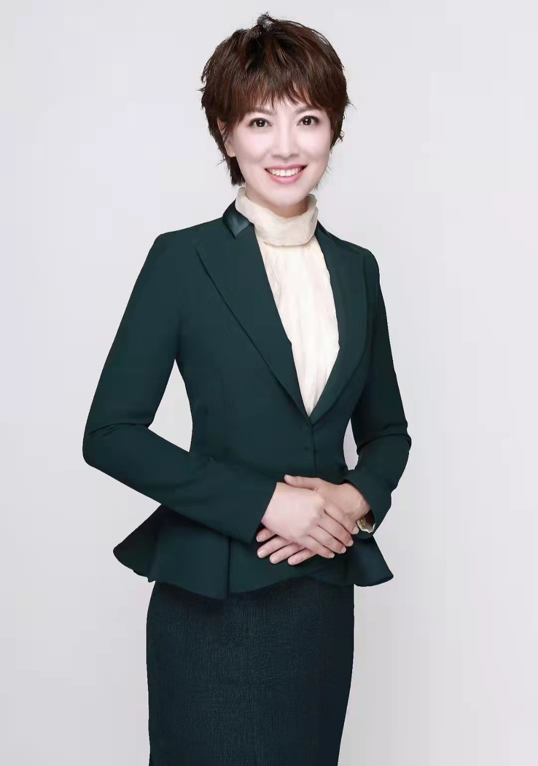 辽宁台主持人朱霞涉嫌违规,直播发布不当言论,停职处罚疑似曝光|疫情