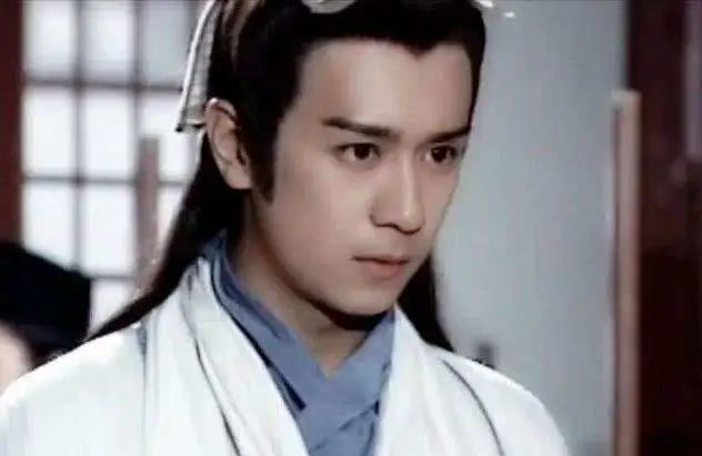 港片里惊为天人，到内地拍戏就成“精神小伙”，港圈男神颜值是谜休闲区蓝鸢梦想 - Www.slyday.coM