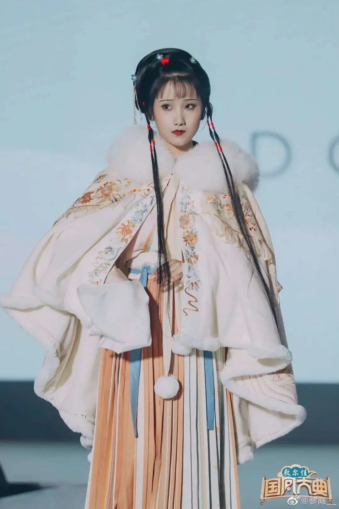 汉服美少女全麦小核桃也转型去拍戏了?__财经头条