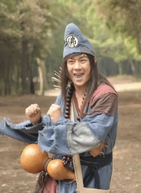 港片里惊为天人，到内地拍戏就成“精神小伙”，港圈男神颜值是谜休闲区蓝鸢梦想 - Www.slyday.coM