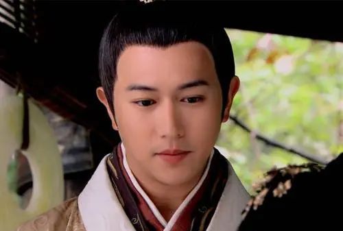 港片里惊为天人，到内地拍戏就成“精神小伙”，港圈男神颜值是谜休闲区蓝鸢梦想 - Www.slyday.coM