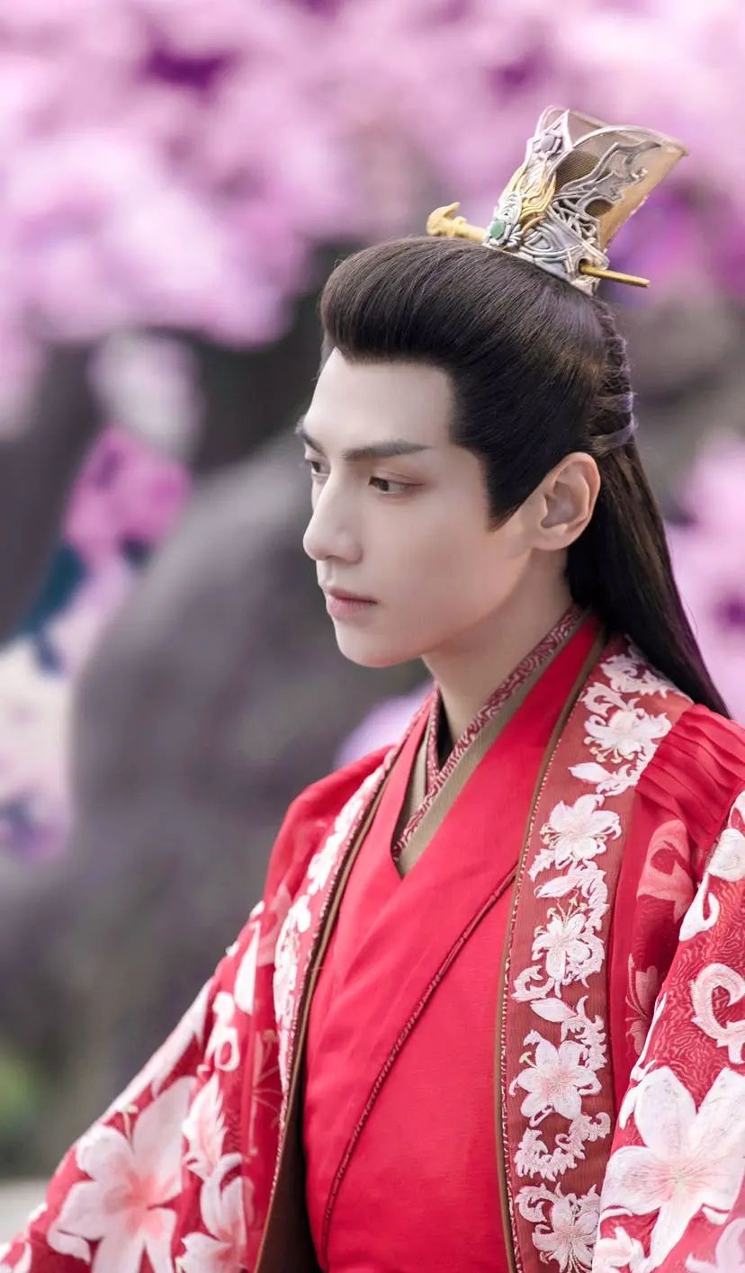 长得英俊帅气，却输在“个子矮”上，4位男星的身高太不懂事了休闲区蓝鸢梦想 - Www.slyday.coM