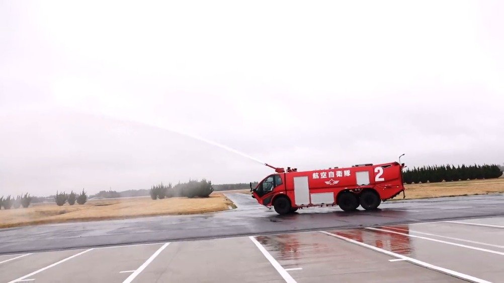 又红又专的机场消防车