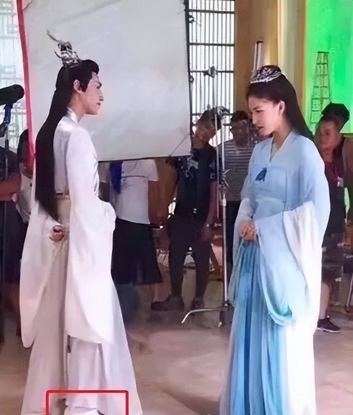 长得英俊帅气，却输在“个子矮”上，4位男星的身高太不懂事了休闲区蓝鸢梦想 - Www.slyday.coM