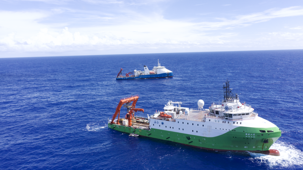 图为交付中科院深海所运维使用的"探索一号""探索二号"科考船.