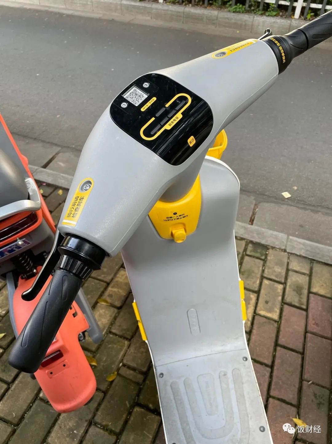 美团电单车回归街头橙黄蓝三分天下唯独不见滴滴青桔