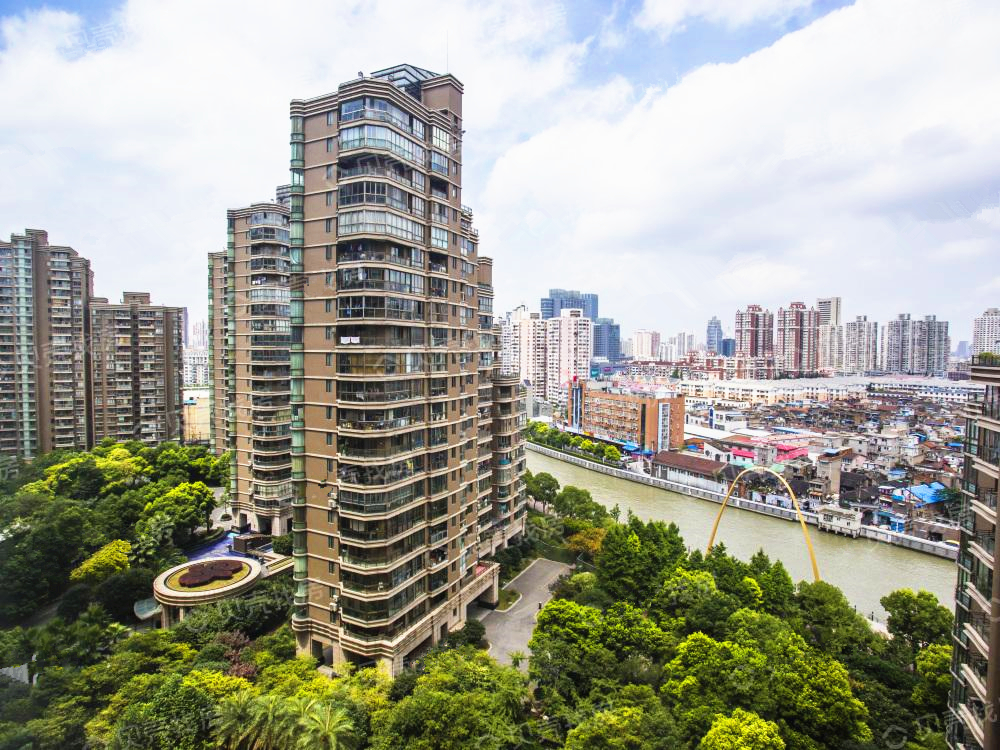 18年前刘翔获赠一套单价1万7的上海房子你知道如今翻了多少倍