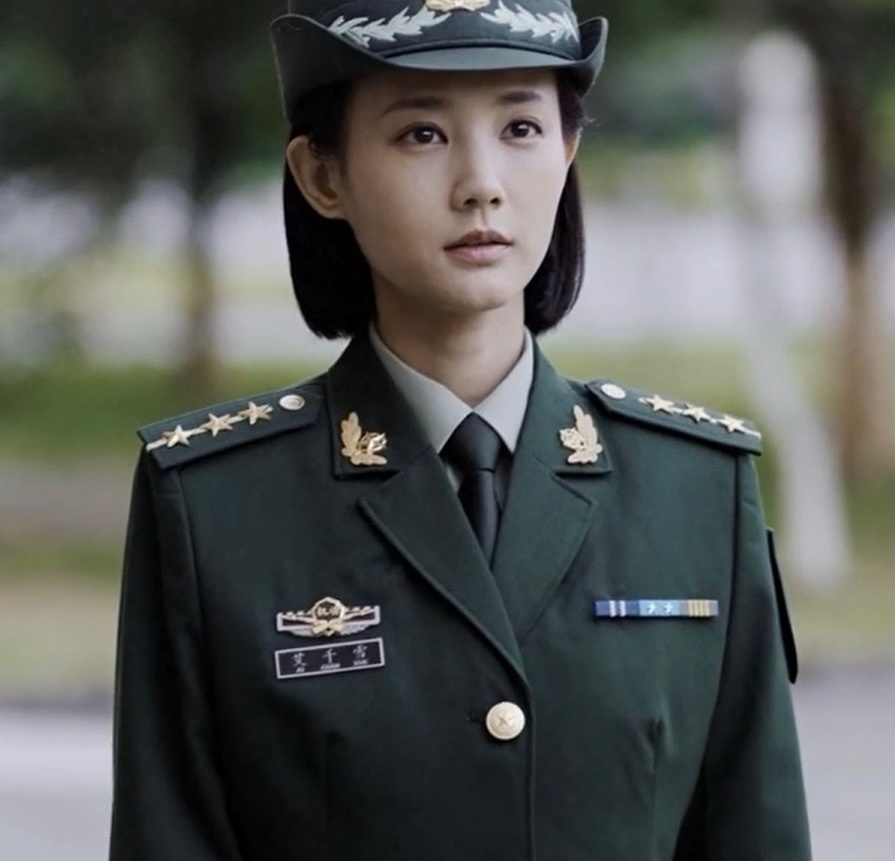 真的是太酷了,一身军装看着太飒了……|李一桐|军装|新剧_新浪新闻
