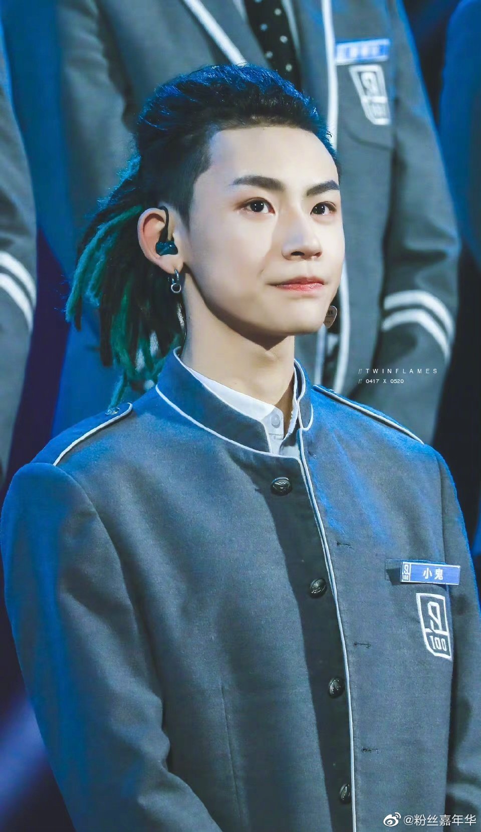 在成团出道四周年之际,@小鬼-王琳凯 上线发布微博图片,称做音乐很酷