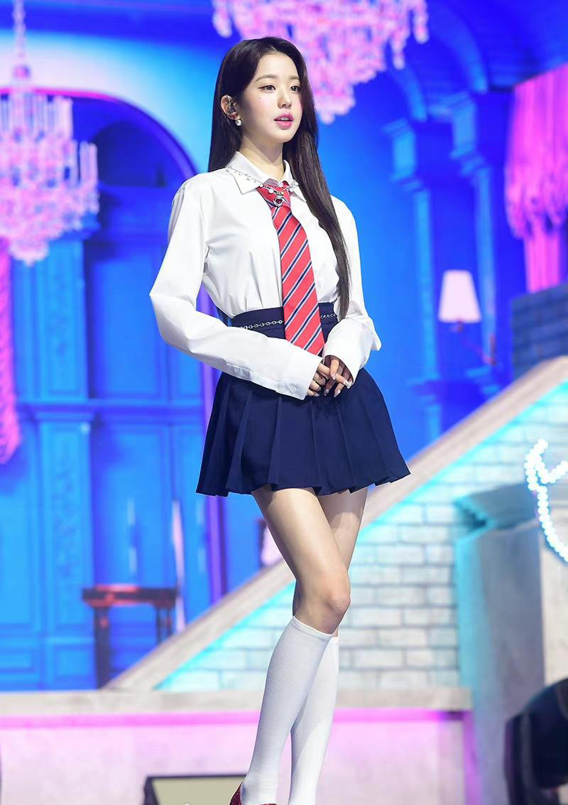 张元英是梦中情腿了新专辑造型也很在线