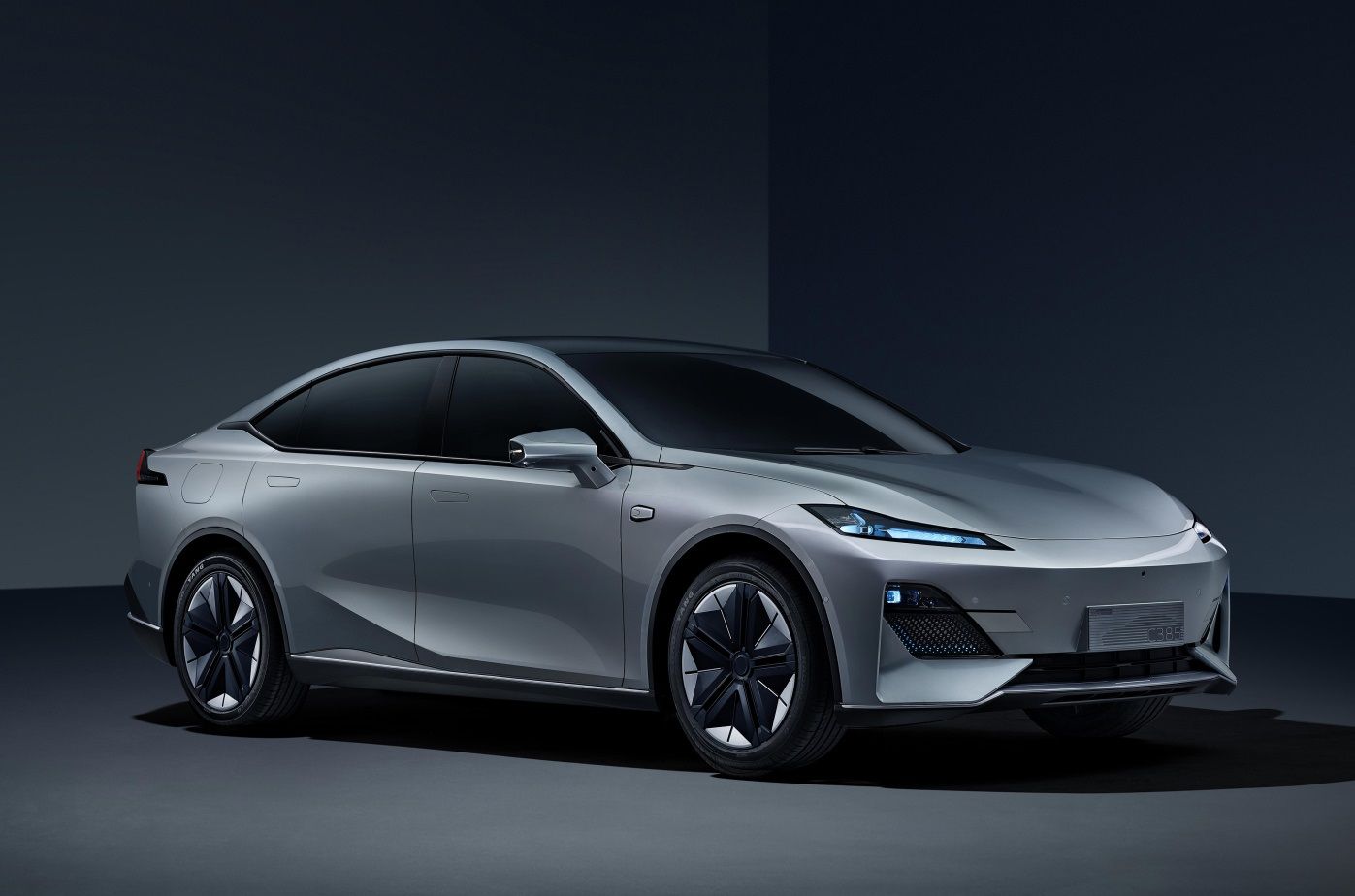 坐定最美中国车？造型酷炫 长安C385即将到来！休闲区蓝鸢梦想 - Www.slyday.coM