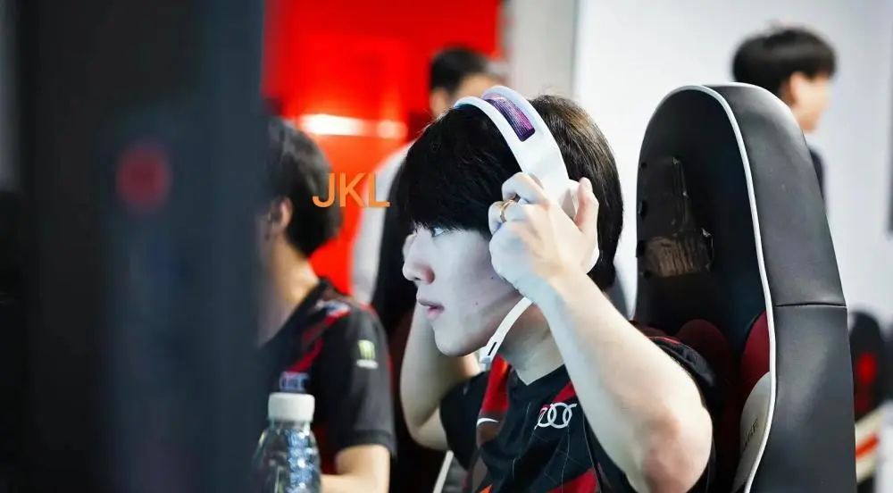 “TES最大的内鬼找到了”,四名前队员全部晋级,只有Zhuo在替补休闲区蓝鸢梦想 - Www.slyday.coM “TES最大的内鬼找到了”,四名前队员全部晋级,只有Zhuo在替补休闲区蓝鸢梦想 - Www.slyday.coM