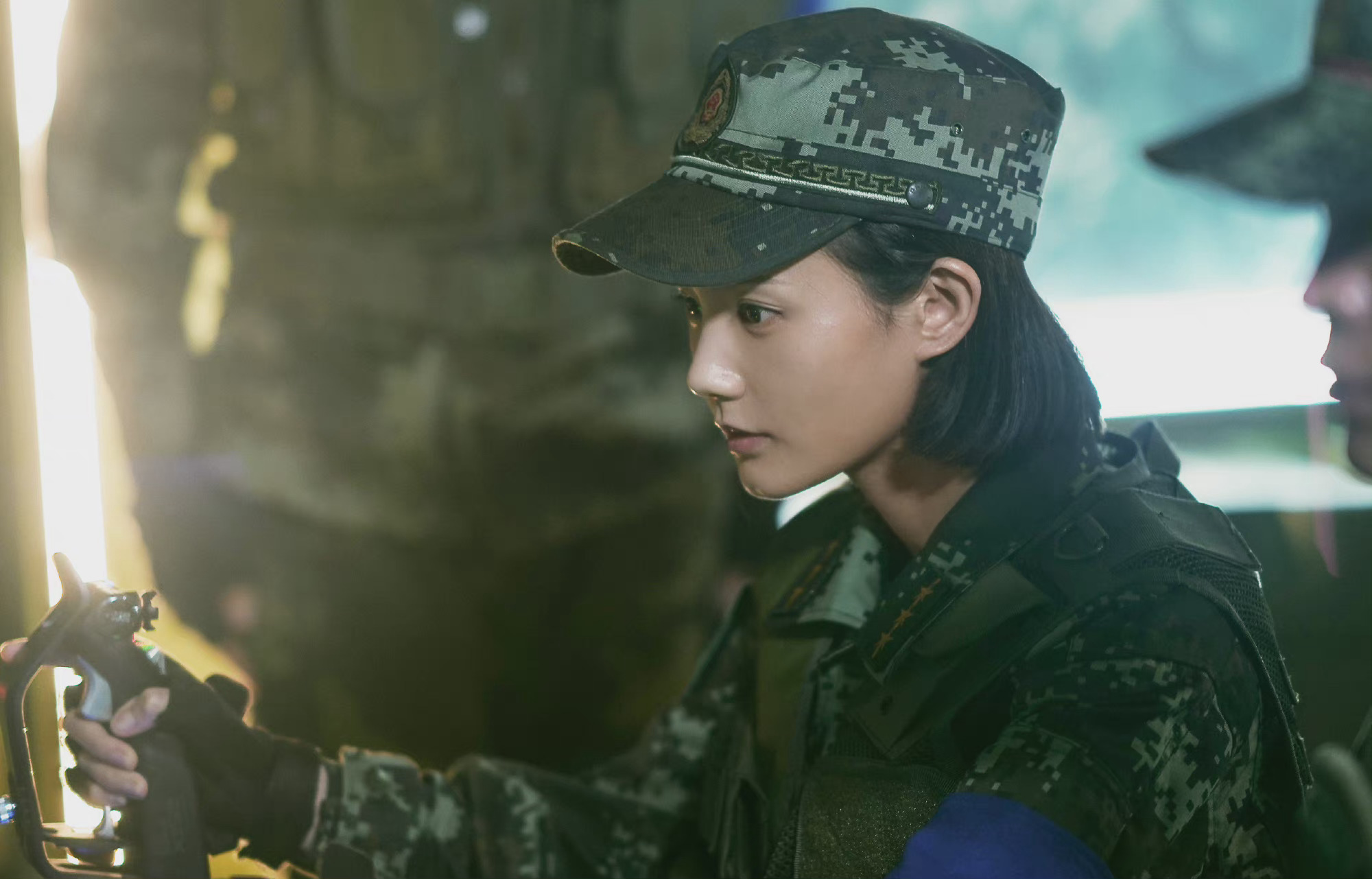 短发真的好英气,姐姐我可以|李一桐|特战|英气_新浪新闻