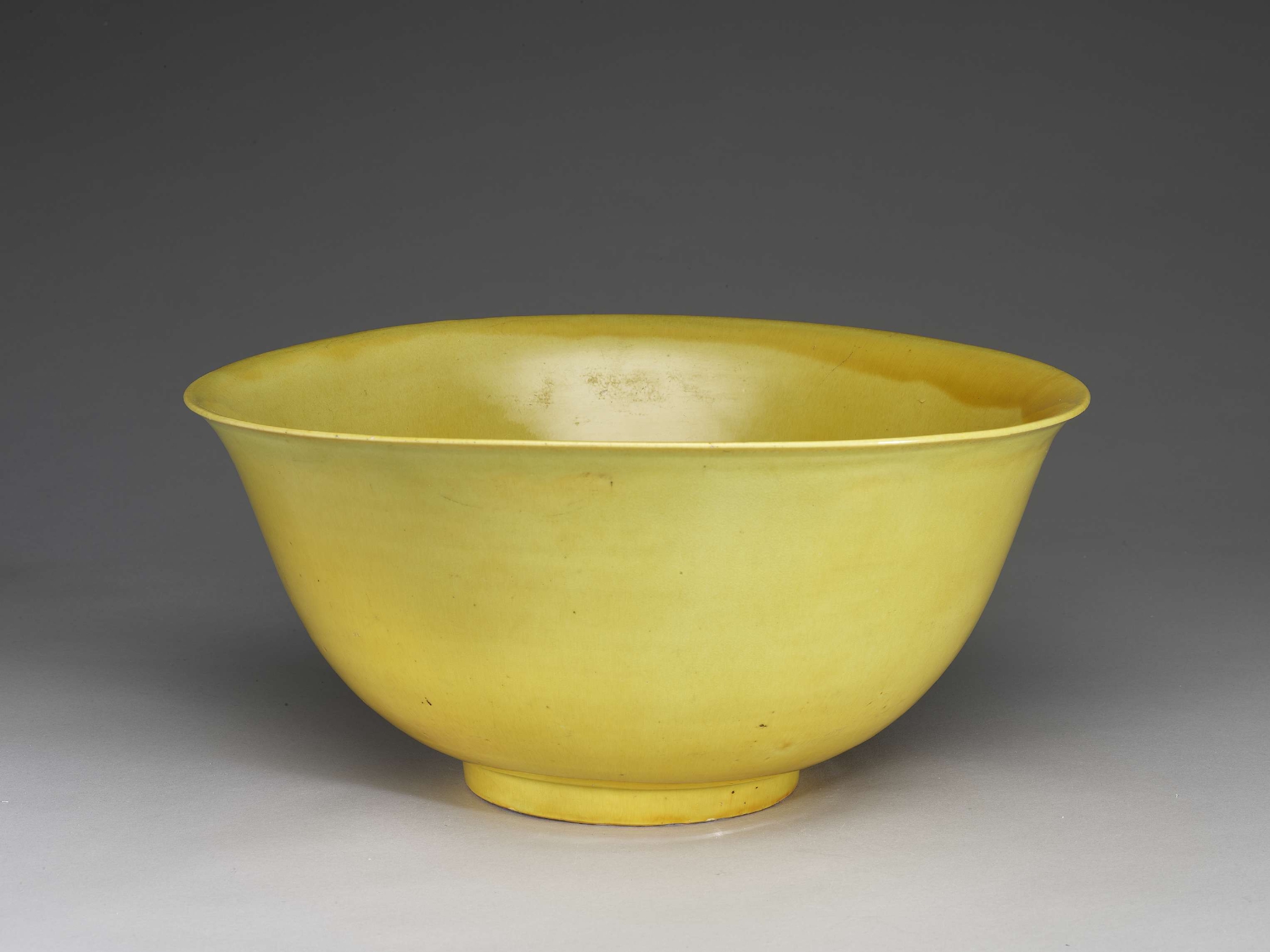 看明代嘉靖帝对瓷器的影响,台北故宫展"花样何处来"|瓷器_新浪财经