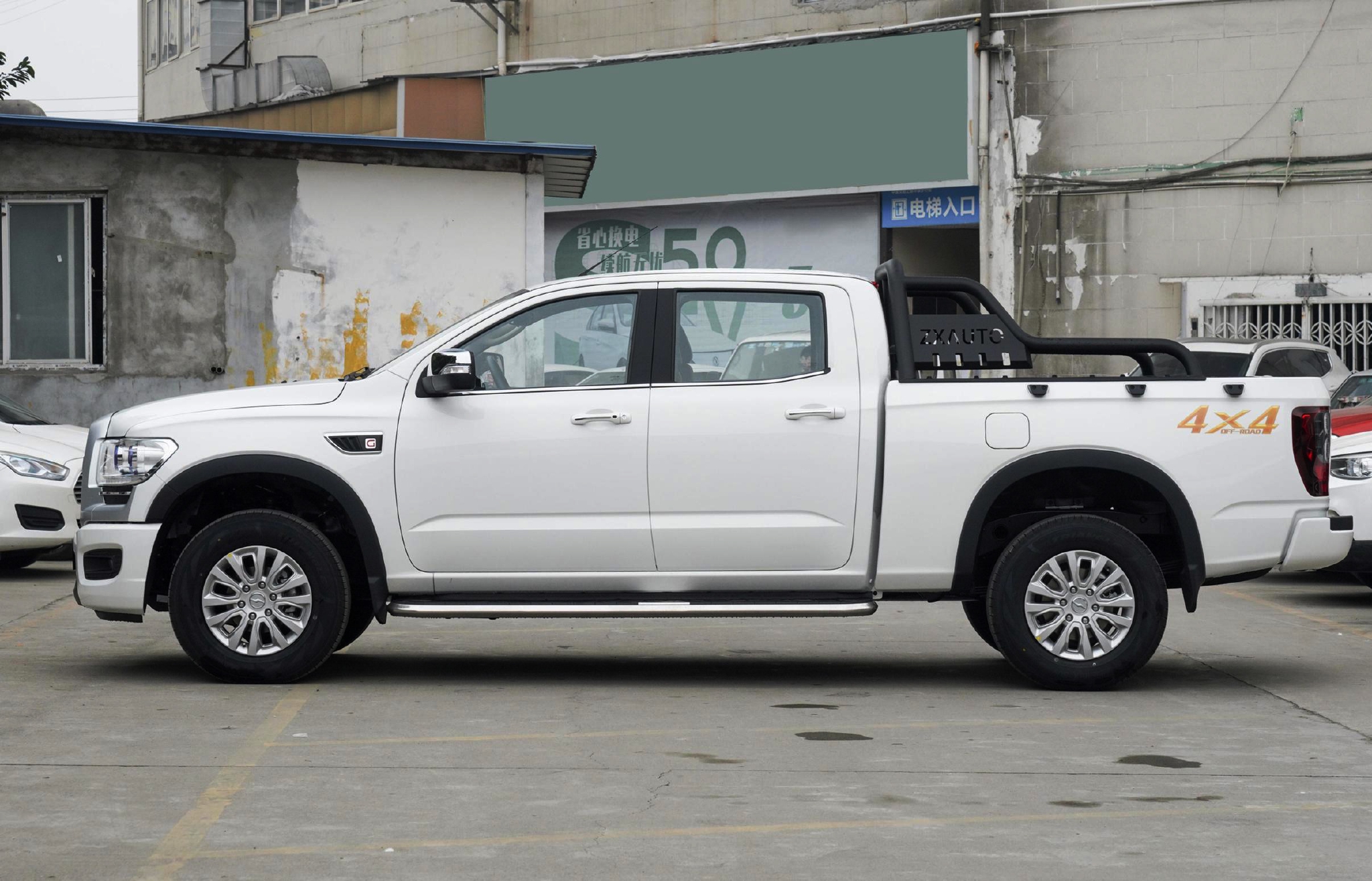 中兴威狮1986新车型上市外观很霸气汽油柴油都有1488万起