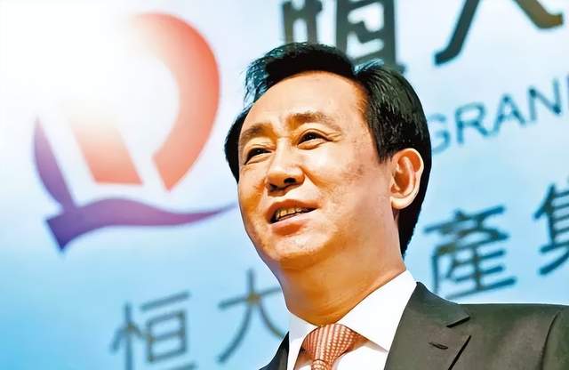 全球地产首富李嘉诚在广州悠闲踏青恒大许家印财富缩水1500亿