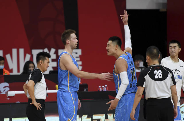 还记得跟翟晓川对骂，那个不漂亮的女记者吗？她这次发文可解气了休闲区蓝鸢梦想 - Www.slyday.coM