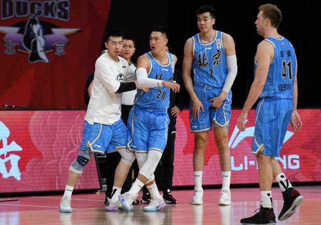 还记得跟翟晓川对骂，那个不漂亮的女记者吗？她这次发文可解气了休闲区蓝鸢梦想 - Www.slyday.coM