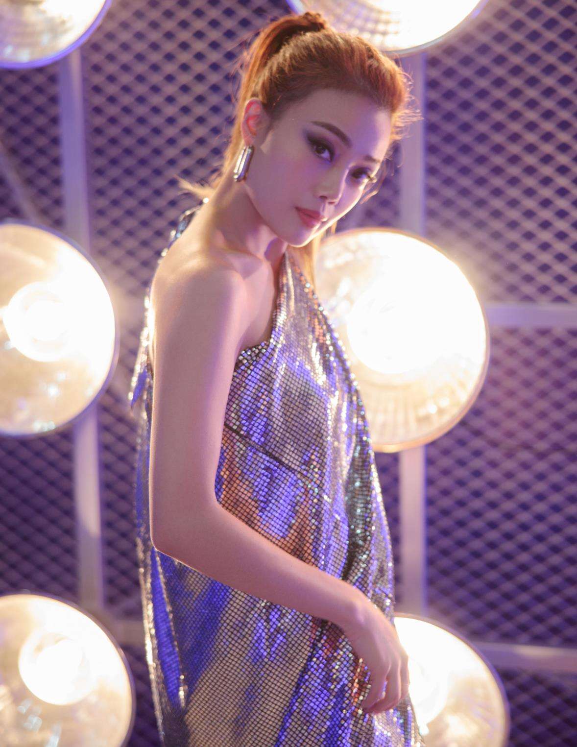 容祖儿太尴尬了!晒出环球影城游玩照,瞬间删除,因为不合时宜吗休闲区蓝鸢梦想 - Www.slyday.coM 容祖儿太尴尬了!晒出环球影城游玩照,瞬间删除,因为不合时宜吗休闲区蓝鸢梦想 - Www.slyday.coM