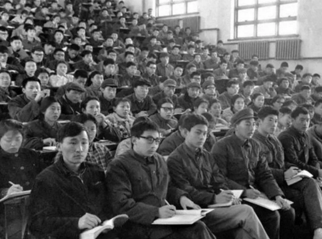 语文差1分满分 恢复高考后第一个文科状元接受采访时只说了四个字休闲区蓝鸢梦想 - Www.slyday.coM