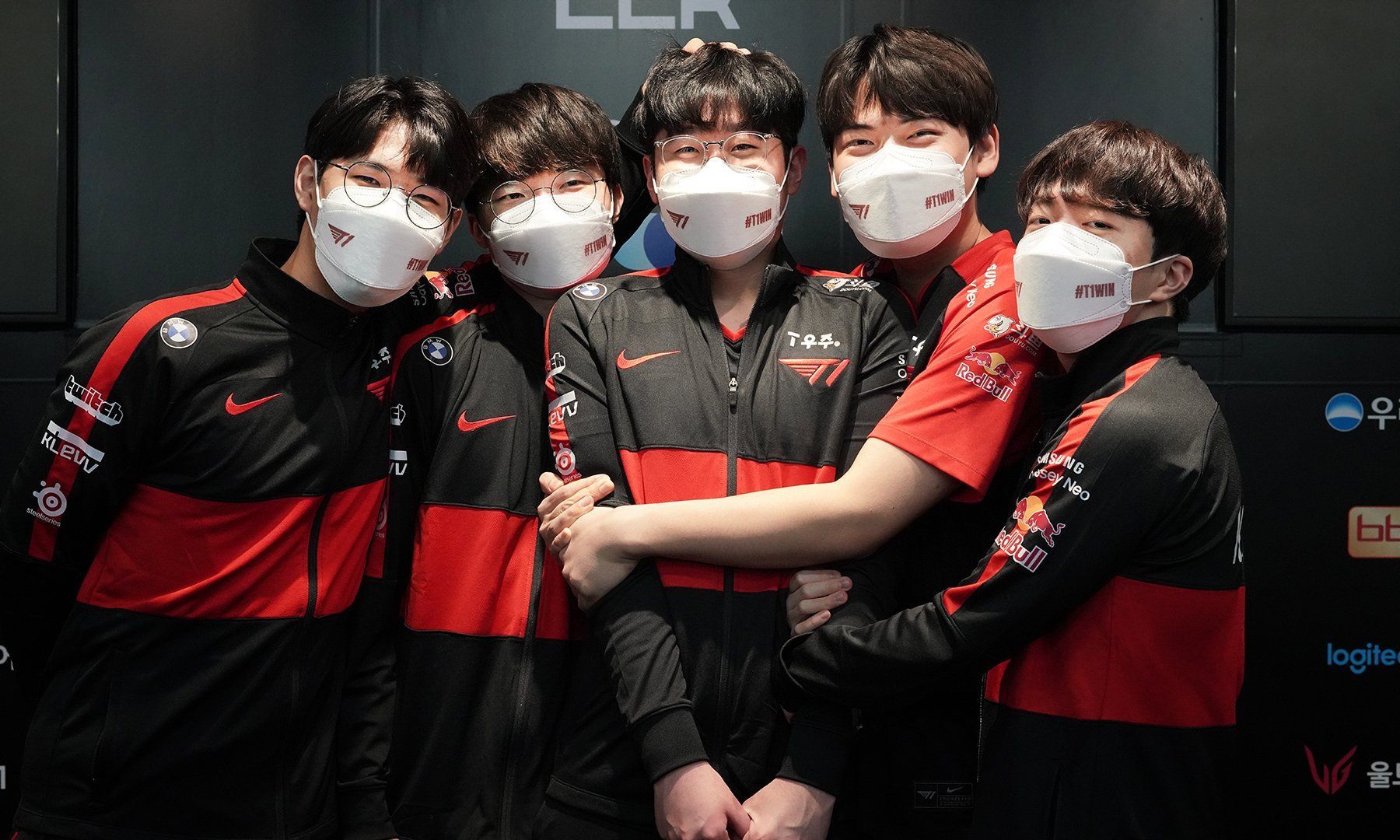 T1老板直播透露:曾有LPL队伍给Faker报价1亿三千万,遭到拒绝休闲区蓝鸢梦想 - Www.slyday.coM T1老板直播透露:曾有LPL队伍给Faker报价1亿三千万,遭到拒绝休闲区蓝鸢梦想 - Www.slyday.coM