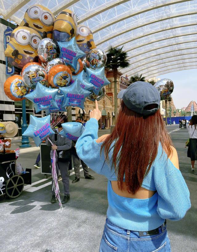 容祖儿太尴尬了!晒出环球影城游玩照,瞬间删除,因为不合时宜吗休闲区蓝鸢梦想 - Www.slyday.coM 容祖儿太尴尬了!晒出环球影城游玩照,瞬间删除,因为不合时宜吗休闲区蓝鸢梦想 - Www.slyday.coM