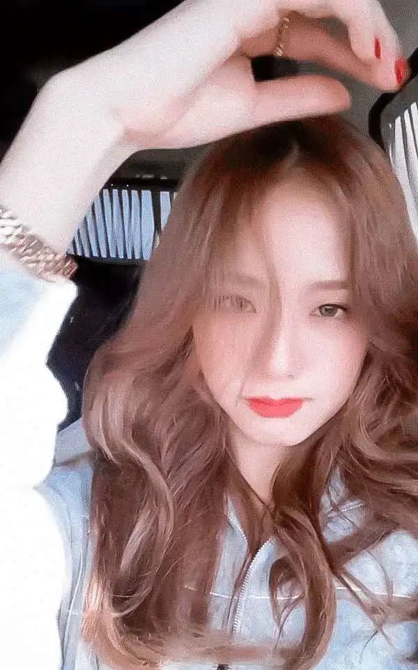 果然金智秀连撩头发也是名场面休闲区蓝鸢梦想 - Www.slyday.coM