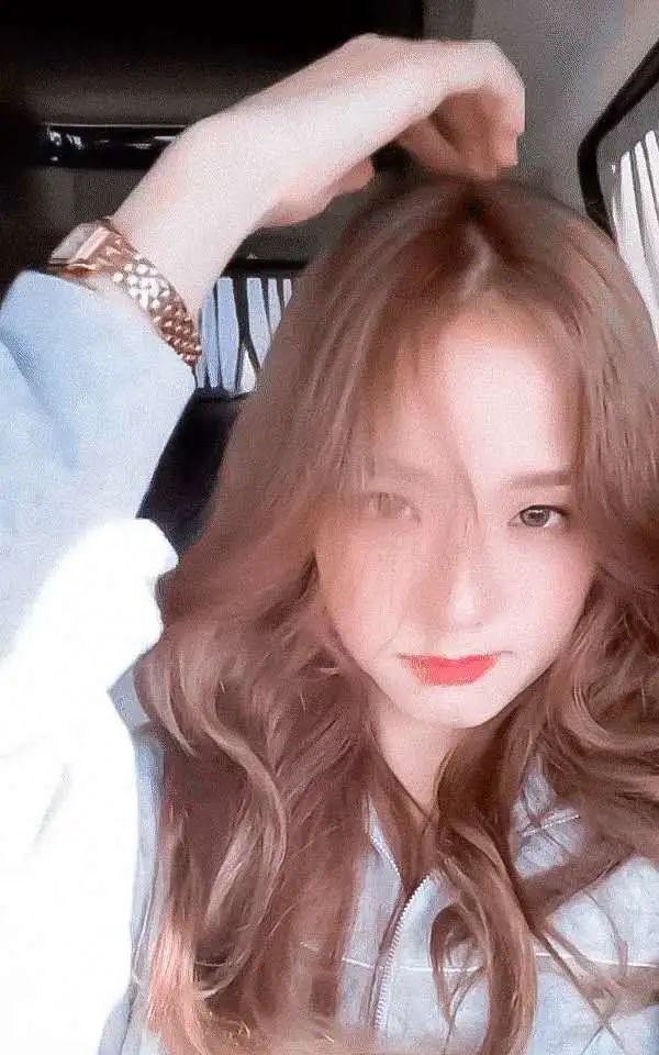 果然金智秀连撩头发也是名场面休闲区蓝鸢梦想 - Www.slyday.coM