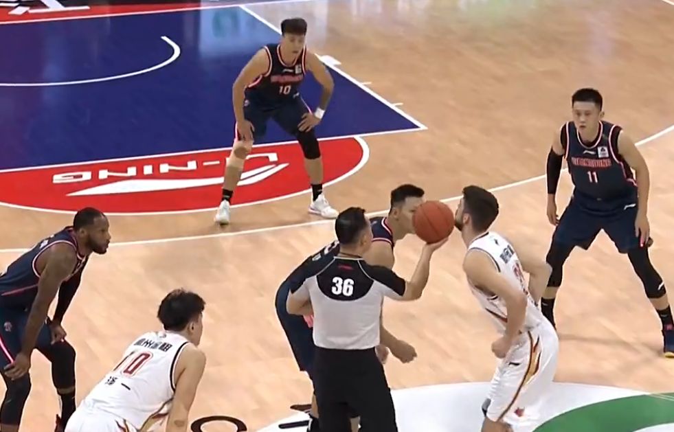 5记3分+切球!他成了广东男篮奇兵,为何杜锋让周鹏打了45分钟?休闲区蓝鸢梦想 - Www.slyday.coM 5记3分+切球!他成了广东男篮奇兵,为何杜锋让周鹏打了45分钟?休闲区蓝鸢梦想 - Www.slyday.coM