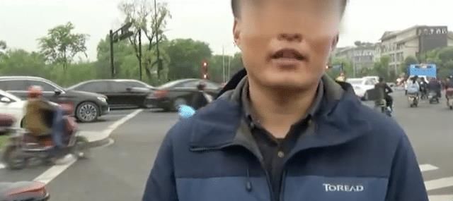 大叔捡到重要图纸拾金不昧,想要两包烟的报酬,失主却报警了休闲区蓝鸢梦想 - Www.slyday.coM 大叔捡到重要图纸拾金不昧,想要两包烟的报酬,失主却报警了休闲区蓝鸢梦想 - Www.slyday.coM