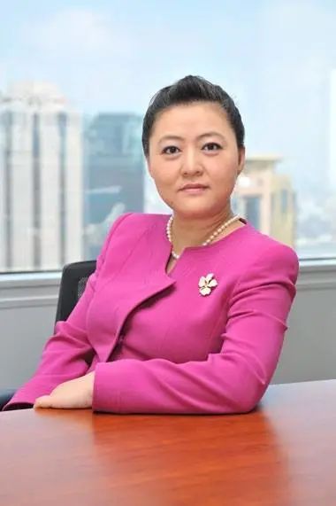 上海社区群里抢面包的百亿女富豪到底是谁