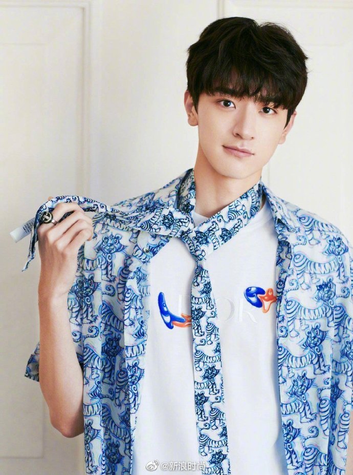 男明星衬衫造型盘点休闲区蓝鸢梦想 - Www.slyday.coM