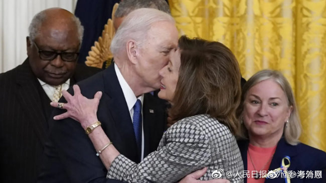 拜登曾与佩洛西互亲脸颊问候 白宫回应拜登为何不算密接休闲区蓝鸢梦想 - Www.slyday.coM 拜登曾与佩洛西互亲脸颊问候 白宫回应拜登为何不算密接休闲区蓝鸢梦想 - Www.slyday.coM