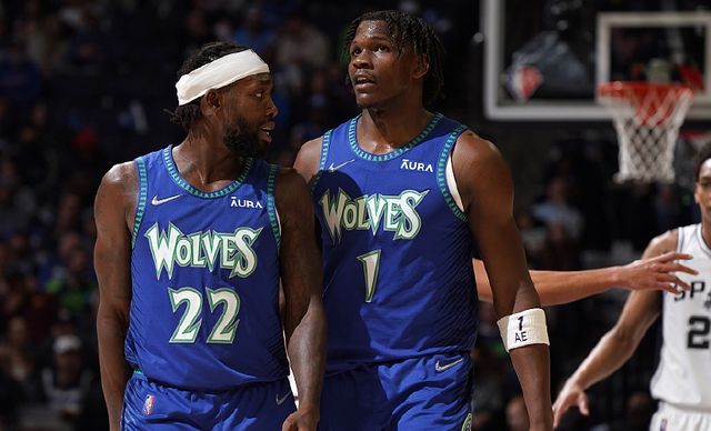 狂轰49＋8＋6,爱德华兹迎里程碑!比肩杜兰特,追平约基奇＋詹姆斯休闲区蓝鸢梦想 - Www.slyday.coM