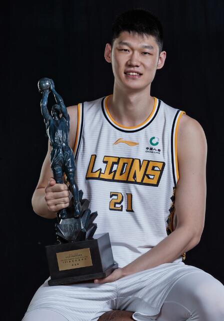 一条龙上篮稳战局胡金秋14中10轰246无愧mvp广厦定海神针