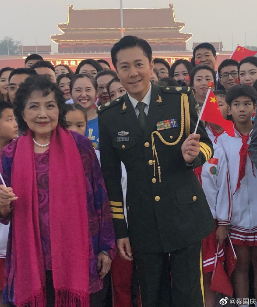 歌唱家叶佩英脑溢血去世独自照顾丈夫仍每天坚持练声拒绝假唱