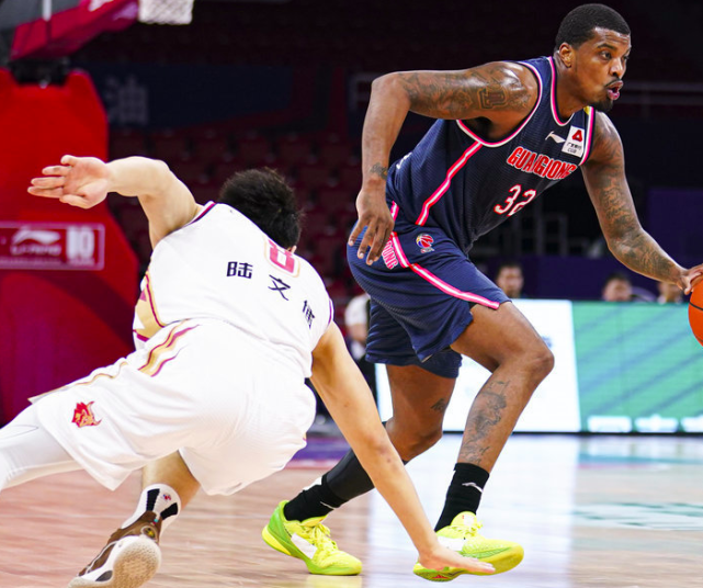 广东遭重创？莱多5记三分砍23分 最后10秒致命抢断却无对抗下受伤休闲区蓝鸢梦想 - Www.slyday.coM