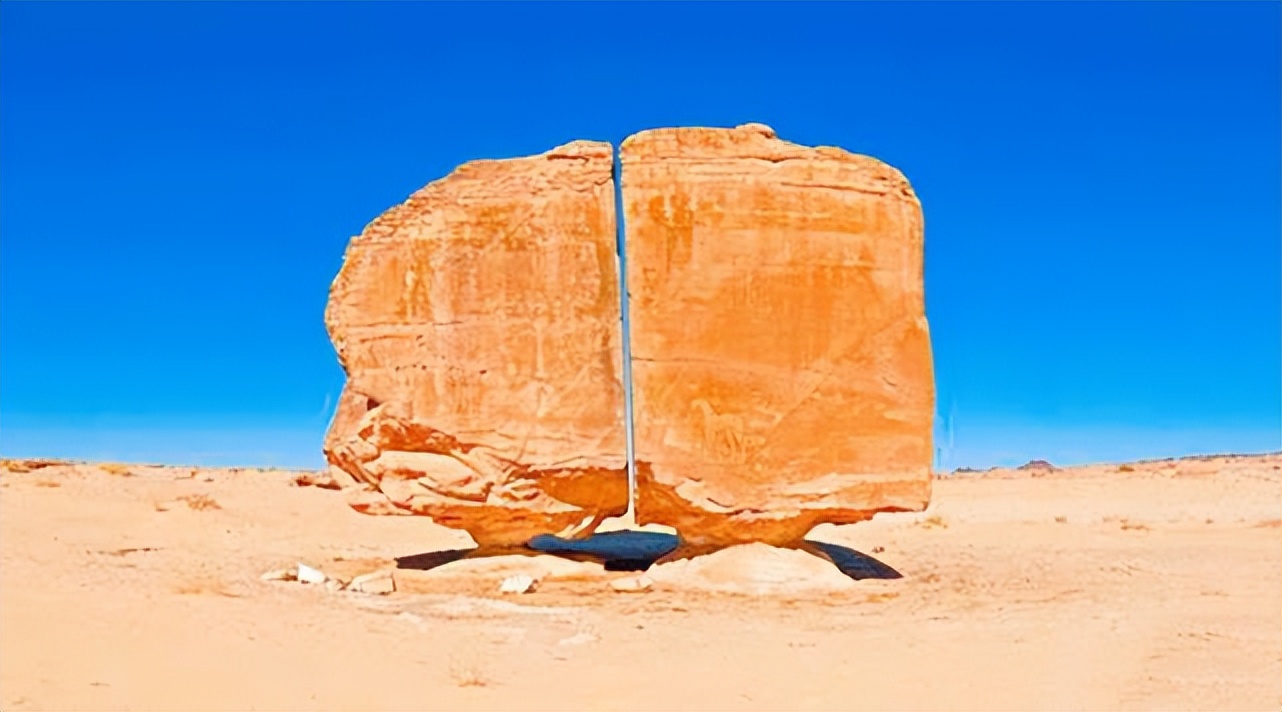 阿纳斯拉巨石上不仅有谜样的岩画还被分成两半至今也没有揭秘