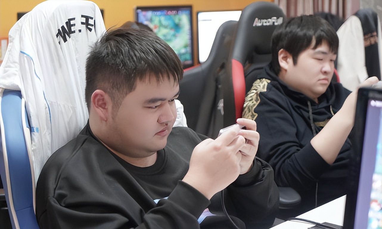 WE3休闲区蓝鸢梦想 - Www.slyday.coM WE3休闲区蓝鸢梦想 - Www.slyday.coM