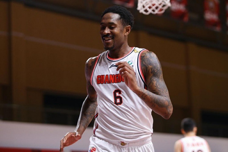 3亿工资？杨毅真狠 首钢4外援薪水是琼斯10倍 当初他们还不要马尚休闲区蓝鸢梦想 - Www.slyday.coM