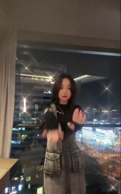 贾乃亮现身前妻家中后,李小璐再晒视频,灵动优雅难掩好心情休闲区蓝鸢梦想 - Www.slyday.coM 贾乃亮现身前妻家中后,李小璐再晒视频,灵动优雅难掩好心情休闲区蓝鸢梦想 - Www.slyday.coM