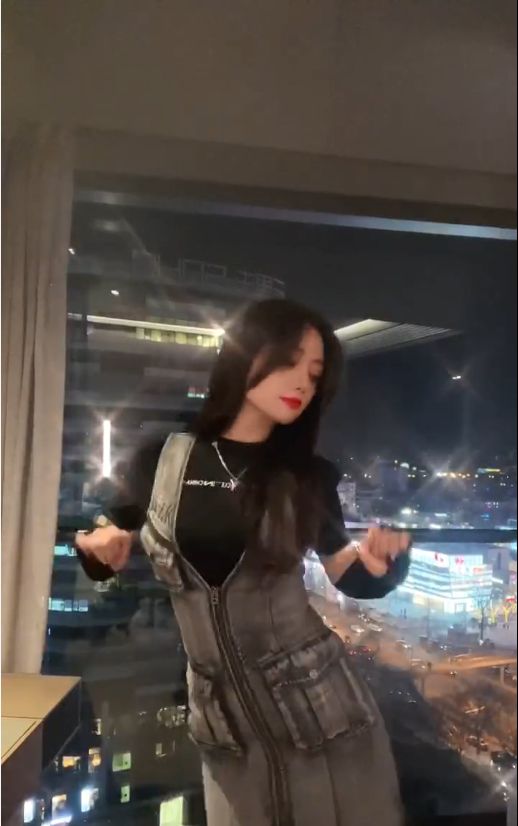 贾乃亮现身前妻家中后,李小璐再晒视频,灵动优雅难掩好心情休闲区蓝鸢梦想 - Www.slyday.coM 贾乃亮现身前妻家中后,李小璐再晒视频,灵动优雅难掩好心情休闲区蓝鸢梦想 - Www.slyday.coM