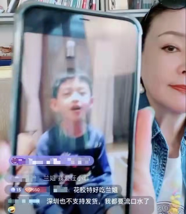 张兰生日晒出孙儿视频祝福，大S教儿子给奶奶比心，画面温馨休闲区蓝鸢梦想 - Www.slyday.coM