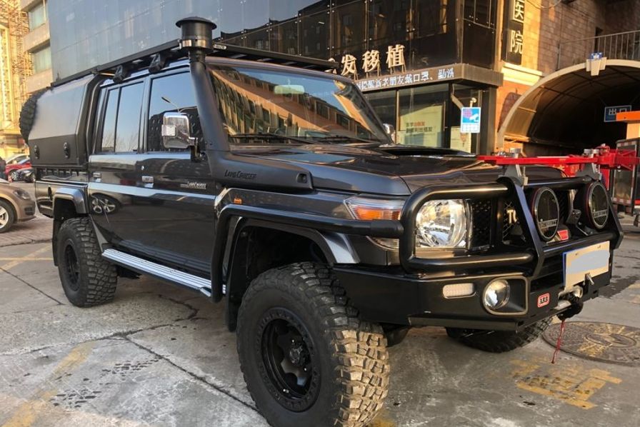 花90万买丰田酷路泽lc79,又花8万改装,内外对比后朋友们乐了-新浪汽车