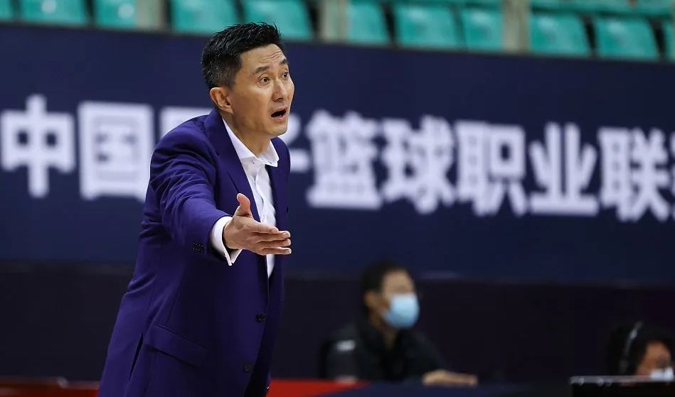 郭少单枪匹马40分,广东3巨头28分!连吴前都防不住,赢辽宁太难休闲区蓝鸢梦想 - Www.slyday.coM 郭少单枪匹马40分,广东3巨头28分!连吴前都防不住,赢辽宁太难休闲区蓝鸢梦想 - Www.slyday.coM