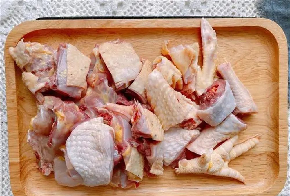 炖鸡汤时,切记“3放3不放”的小秘诀,鸡汤鲜美,肉嫩无腥味休闲区蓝鸢梦想 - Www.slyday.coM 炖鸡汤时,切记“3放3不放”的小秘诀,鸡汤鲜美,肉嫩无腥味休闲区蓝鸢梦想 - Www.slyday.coM