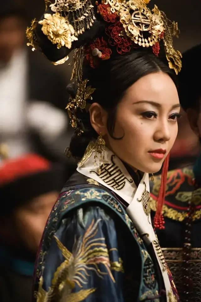 跑龙套10年，“拍拖”胡歌被吐槽，51岁的她是中国最被低估的演员休闲区蓝鸢梦想 - Www.slyday.coM