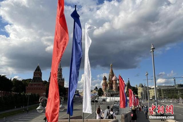 中国国旗和俄罗斯国旗图片