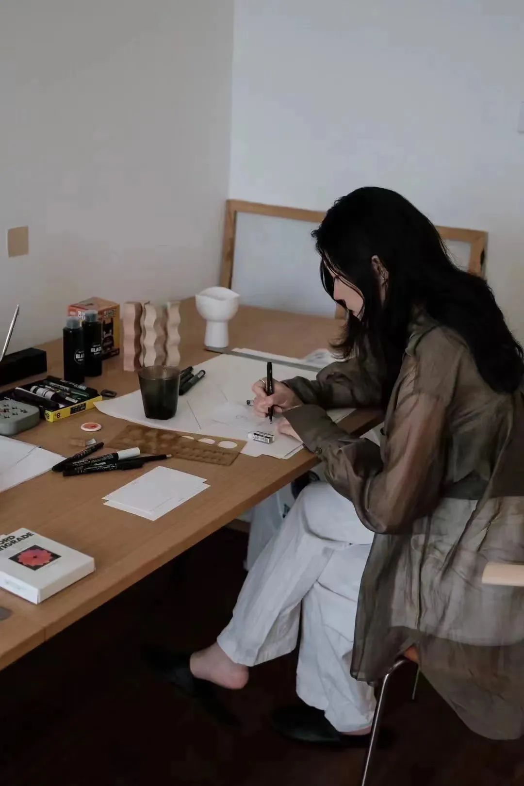 疫路同行探访3个年轻人的家庭办公室长期居家如何对抗倦怠